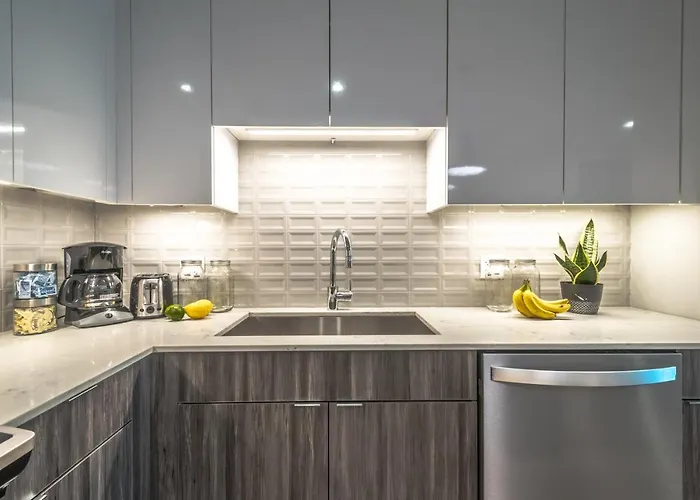 West Loop Lofts Aparthotel 4*